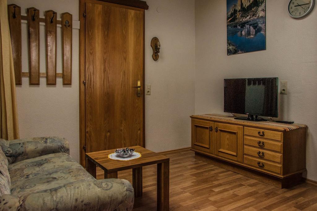 Appart Saroja-Tannleger Brand  Cameră foto