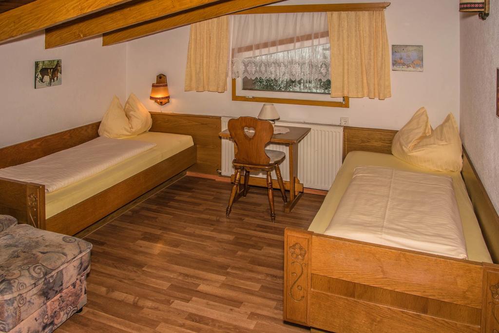 Appart Saroja-Tannleger Brand  Cameră foto